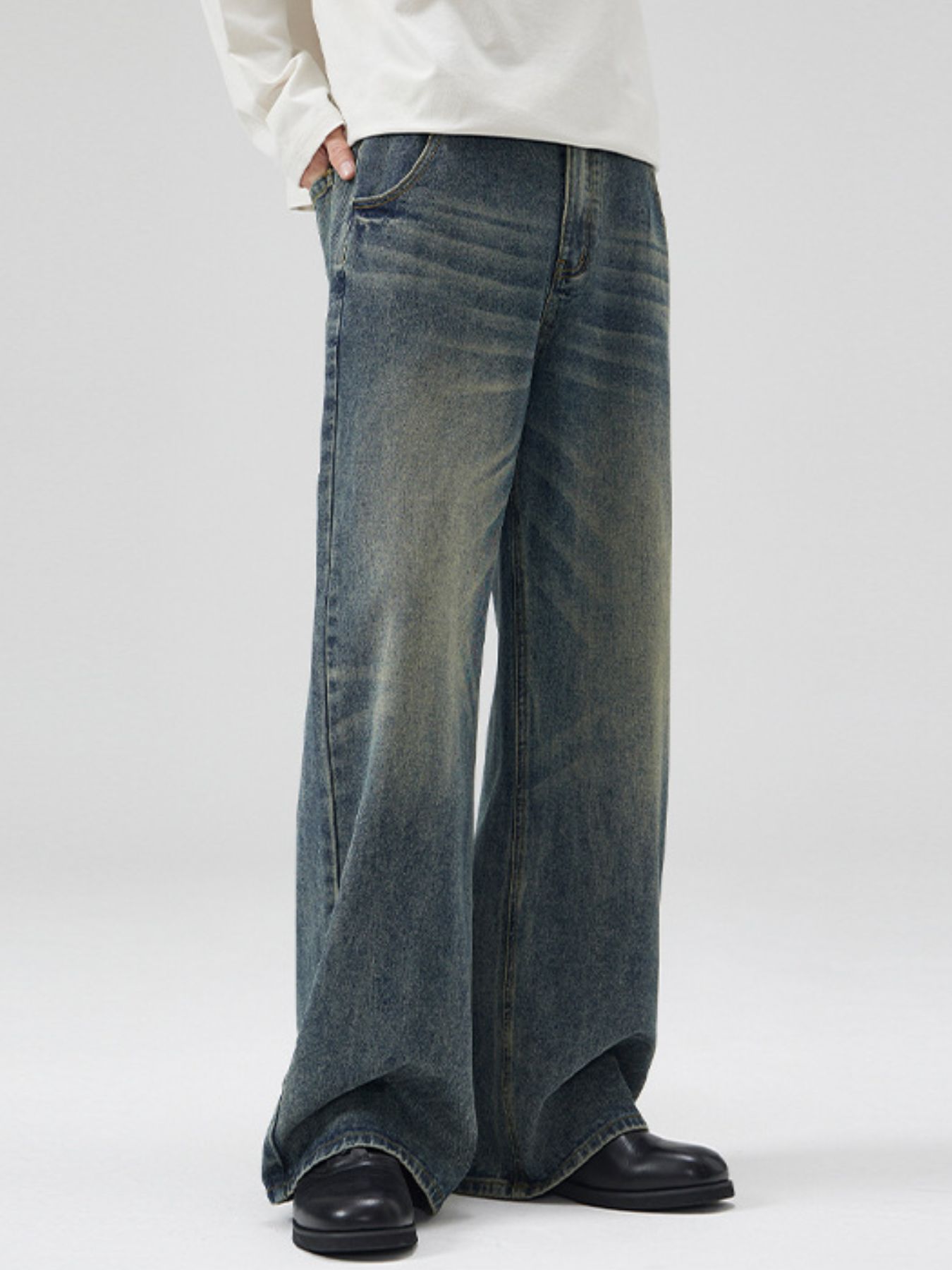 Men's Wide Leg Washed Jeans