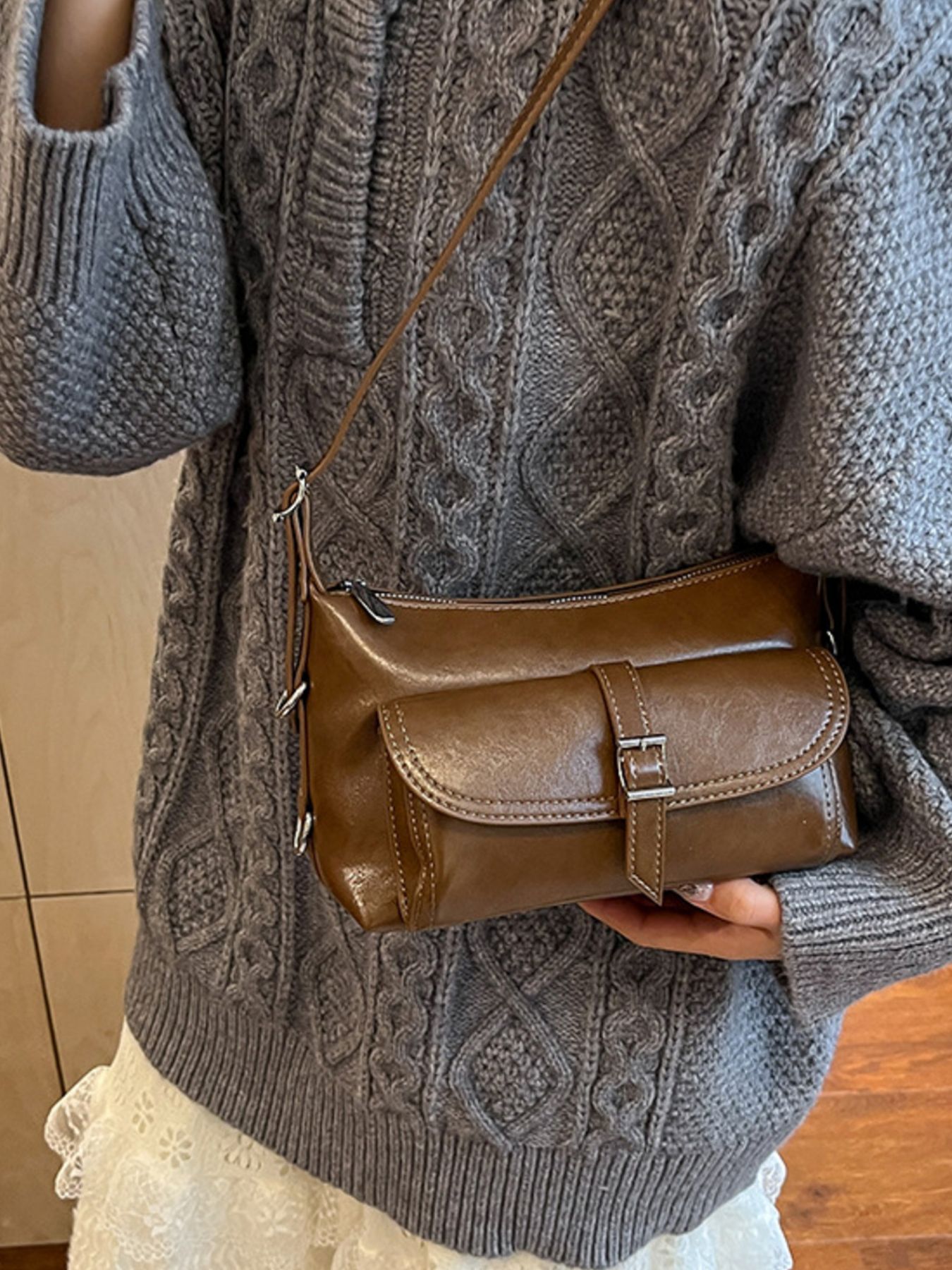 Vintage Style Buckle Decor Crossbody Bag