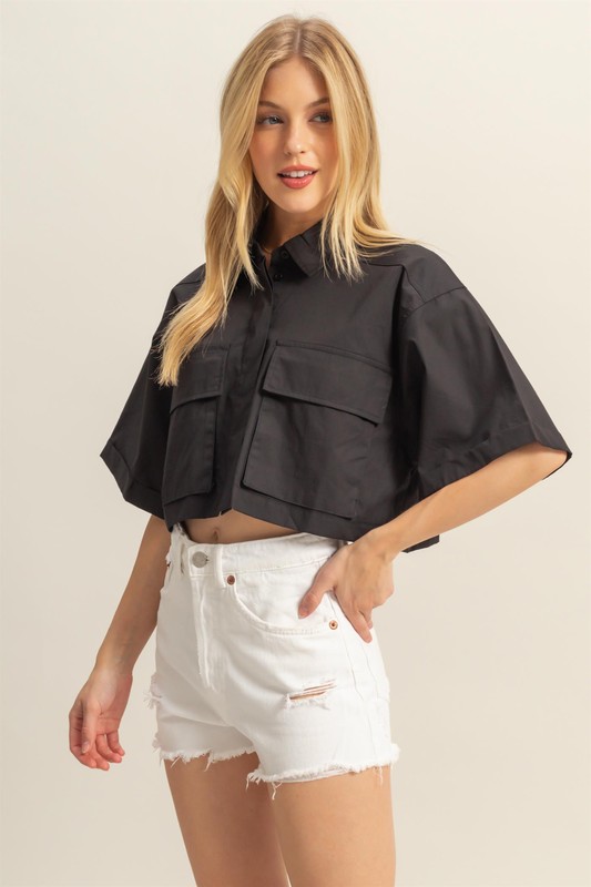 Front Pockets Poplin Collared Neck Crop Shirt
