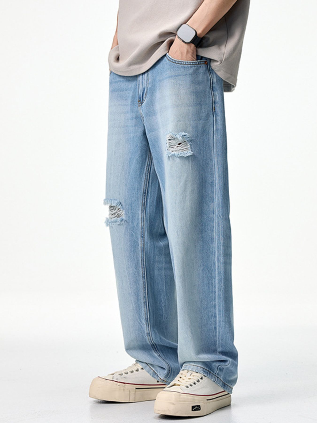 Men's Distressed Relaxed Fit Jeans