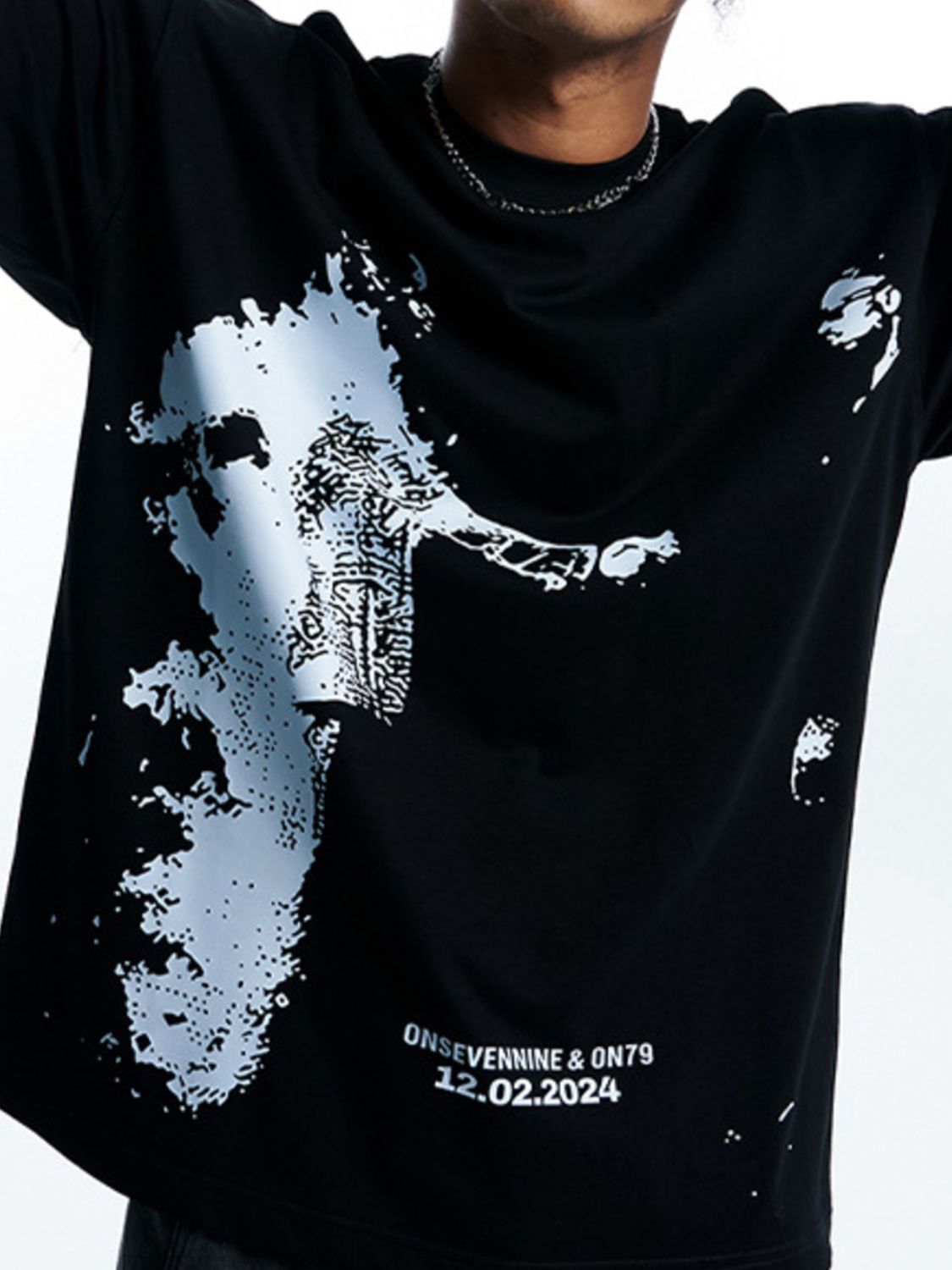 Men's Round Neck Graphic Statement T-Shirt