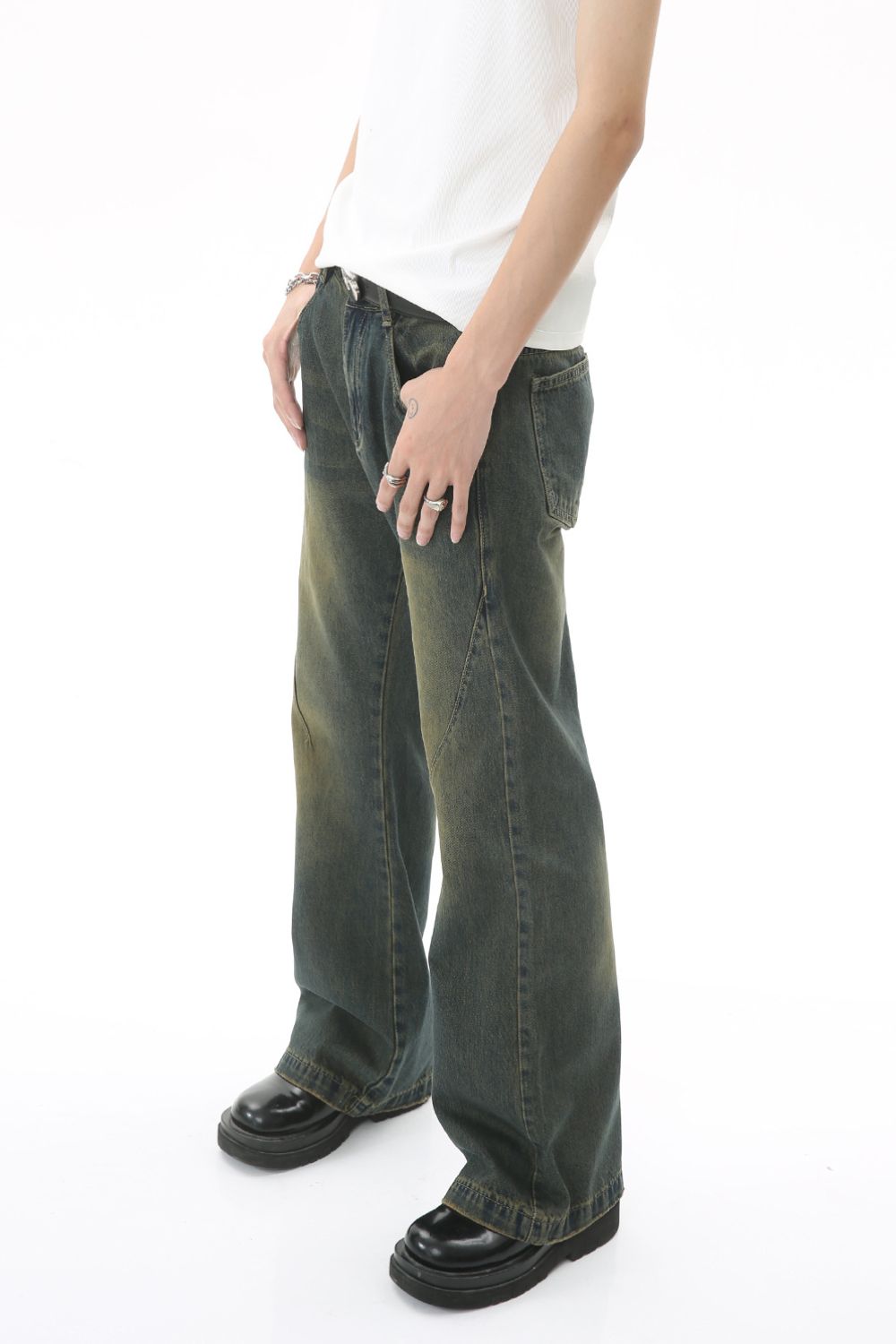 Decorative Seam Jeans with Pockets