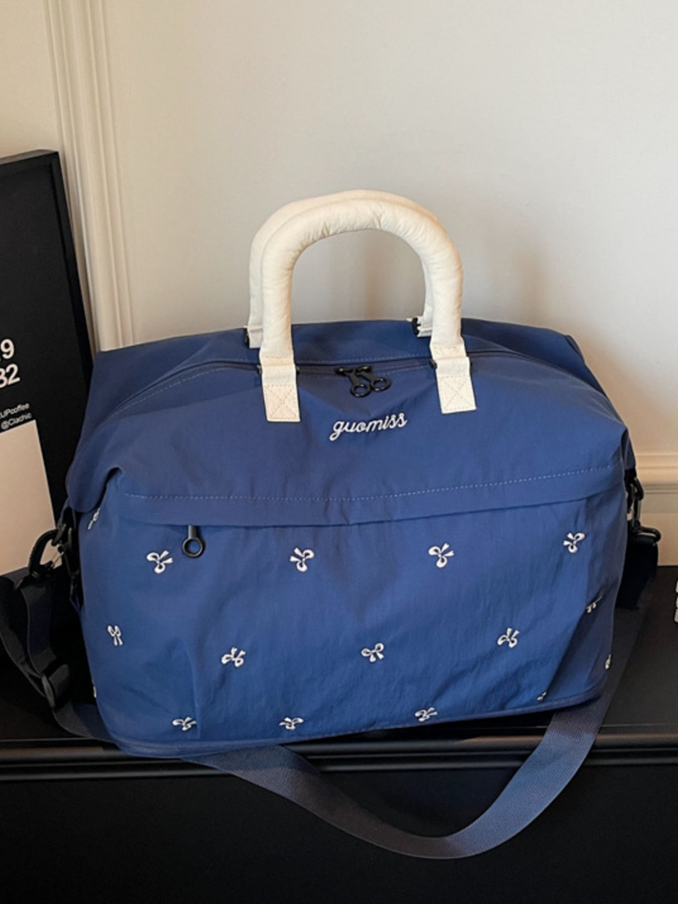 Bow Embroidered Travel Bag 2