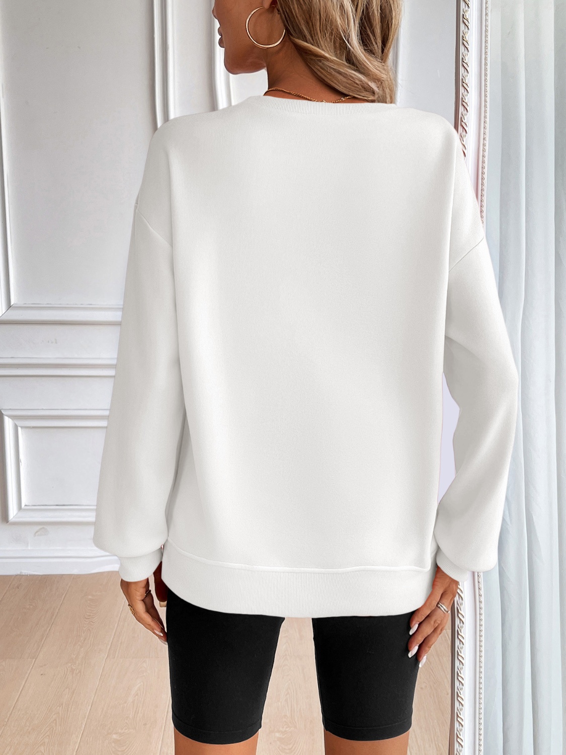 Round Neck Long Sleeve Sweatshirt
