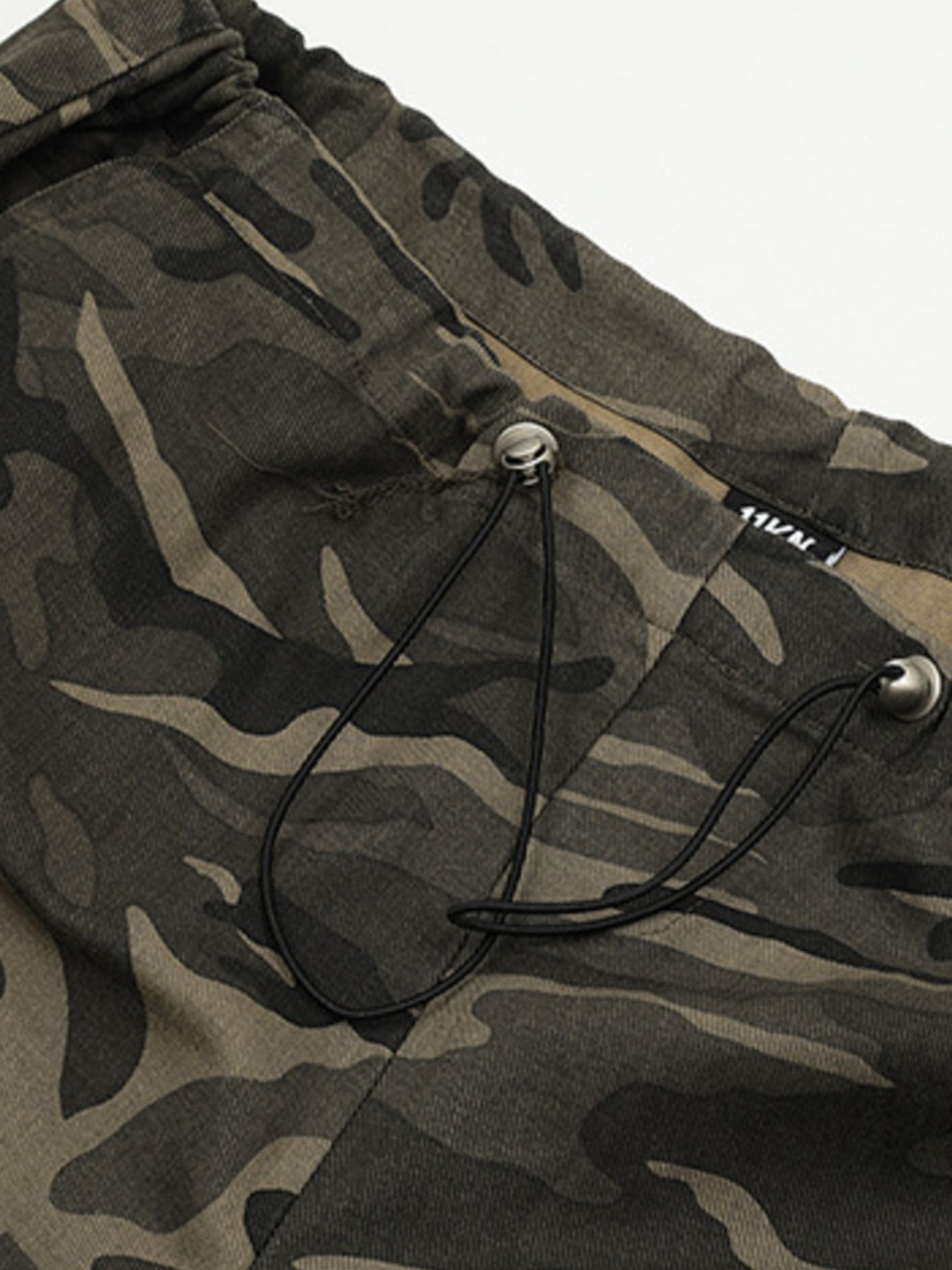 Men's Relaxed Fit Camouflage Cargo Pants