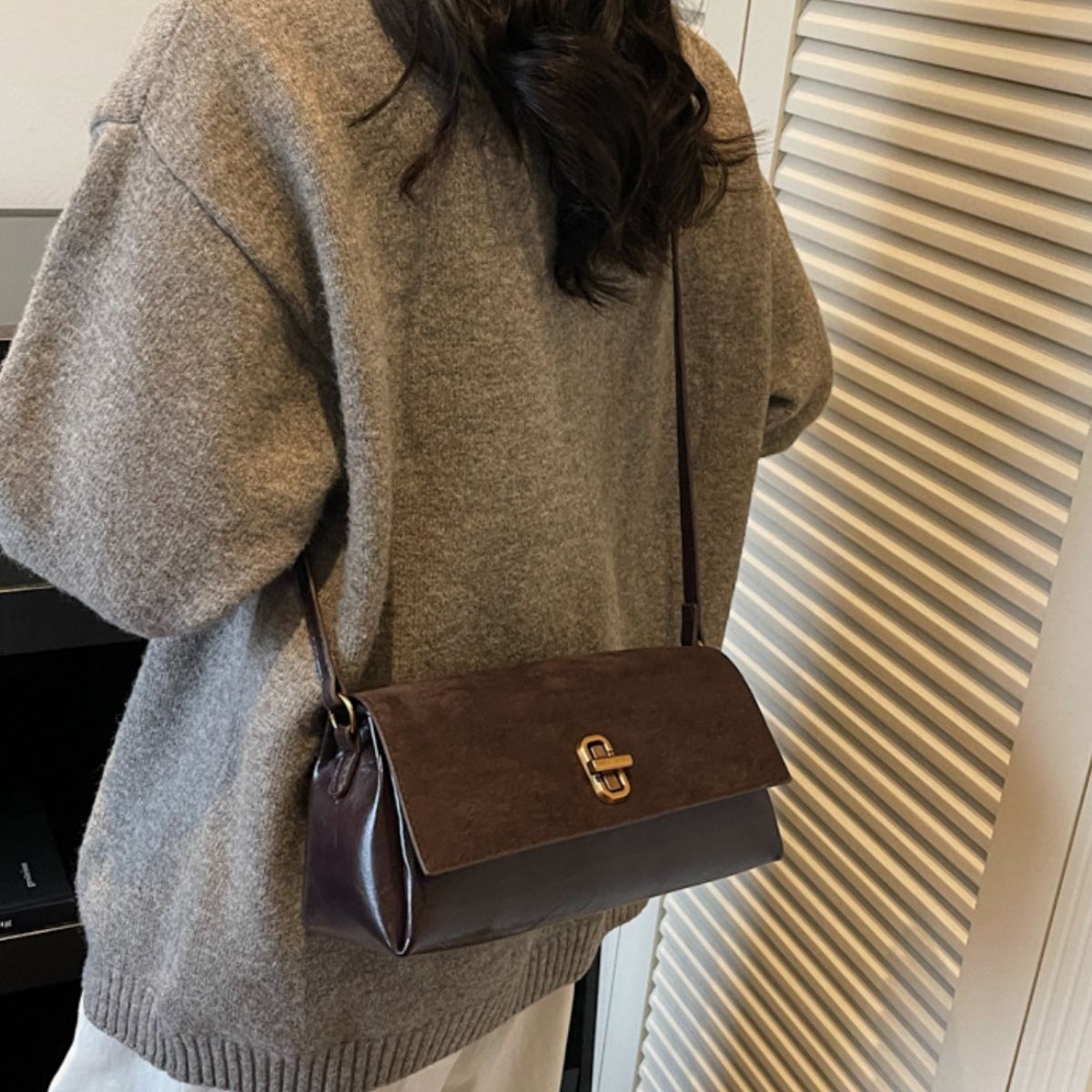 Chain Strap Flap Shoulder Bag