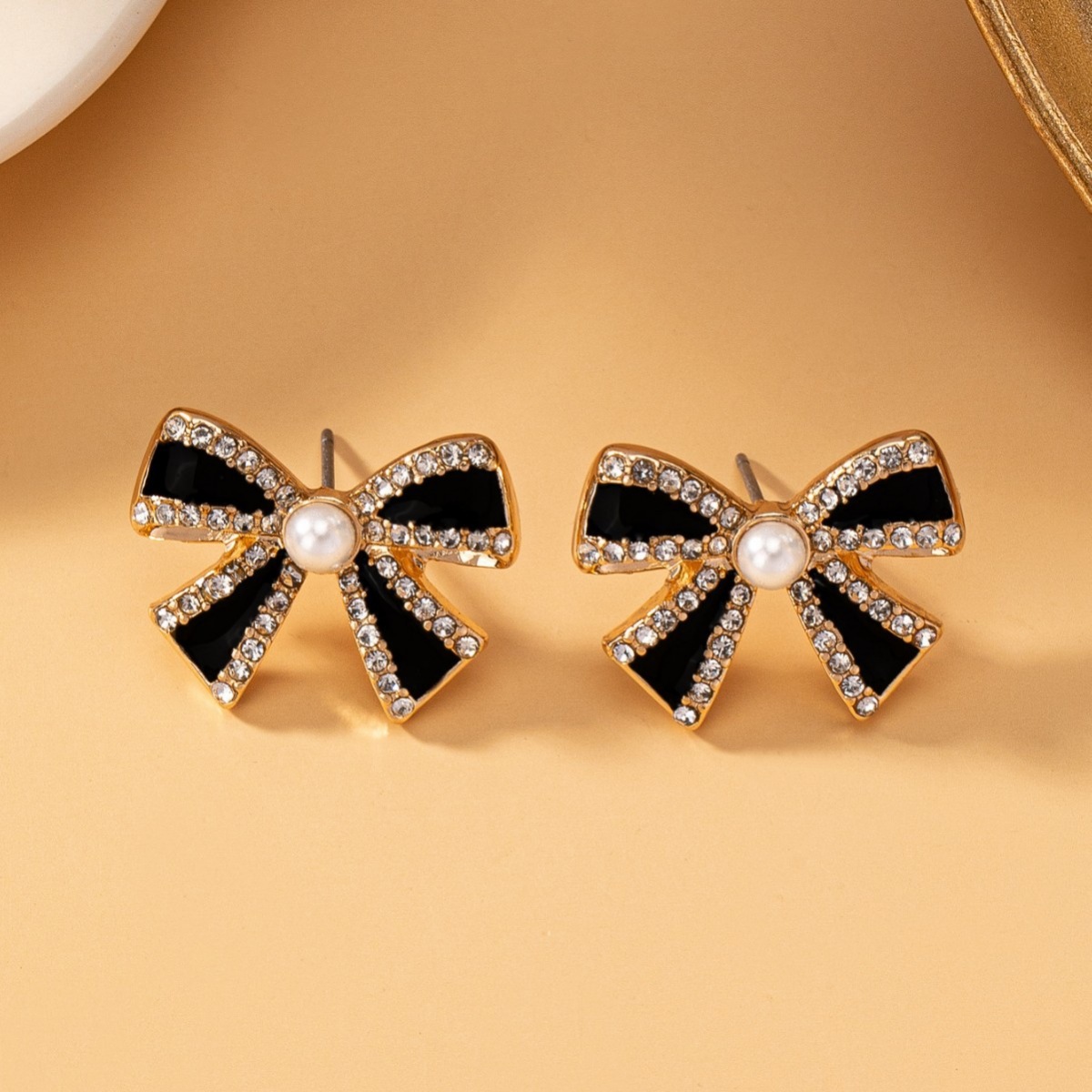 Bowknot Pearl Stud Earrings