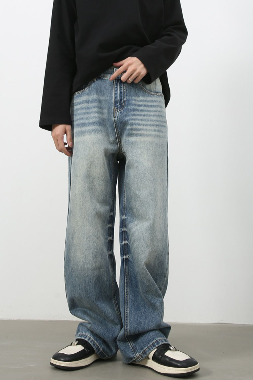 Men's Wide Leg Jeans with Pockets