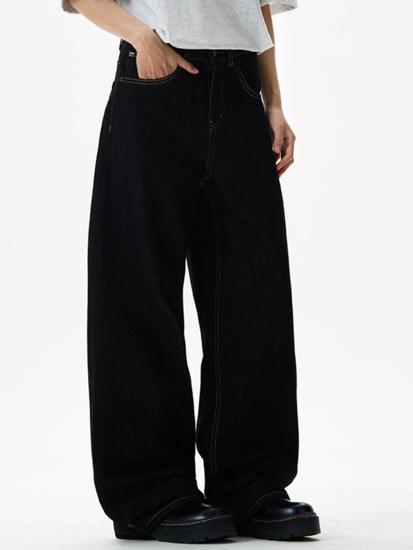 Men's Wide Leg Jeans