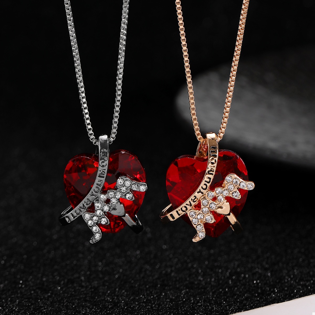 Heart-Shaped MOM Pendant Necklace