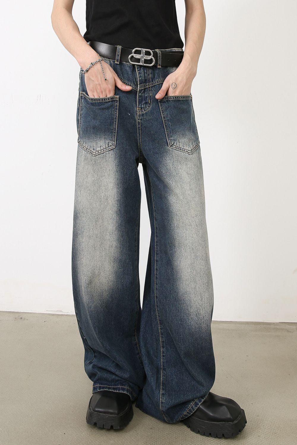 Men's Washed Wide Leg Jeans with Front Patch Pockets