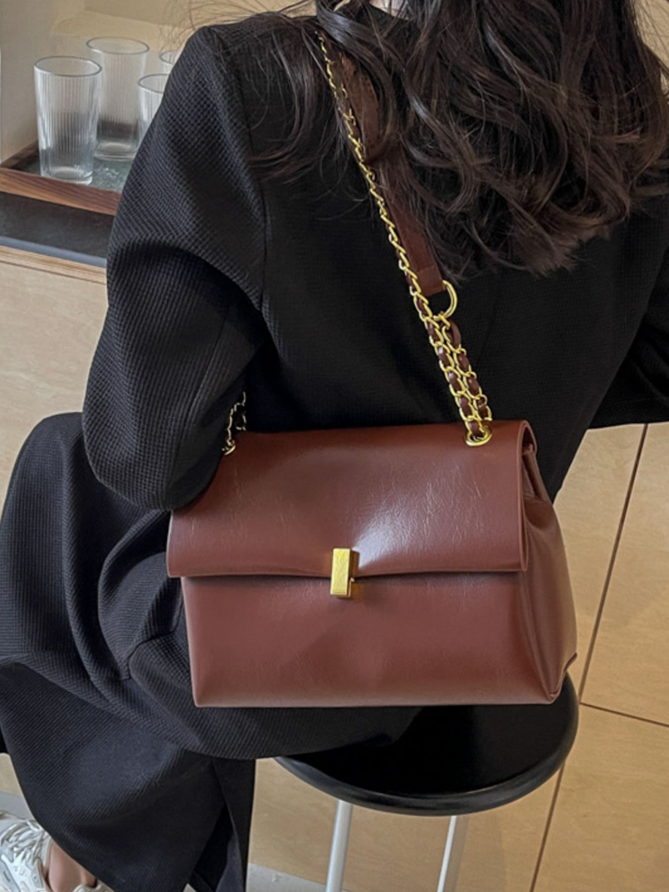 Chain Strap Shoulder Bag 5