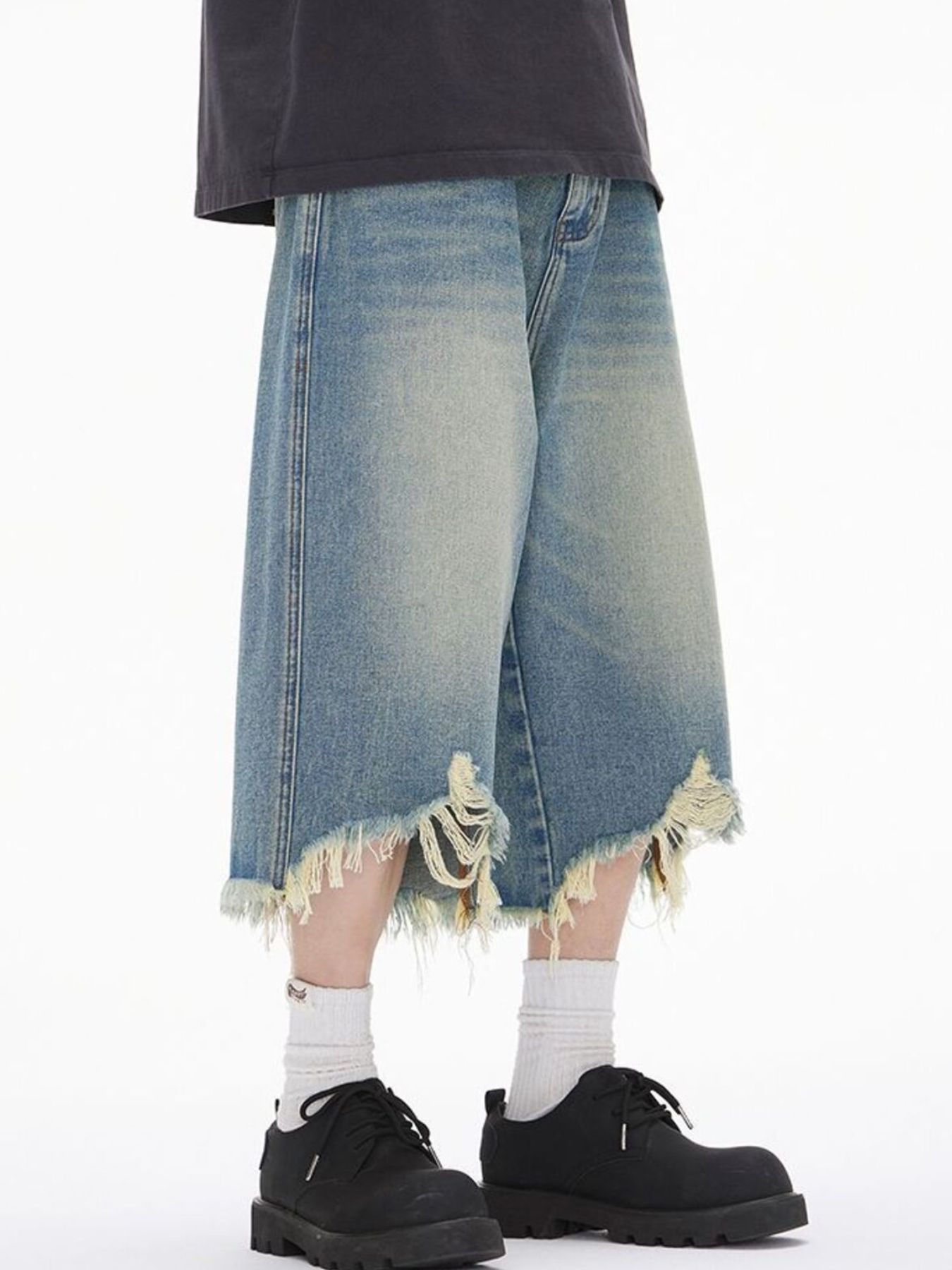 Men's Distressed Wide Leg Denim Shorts