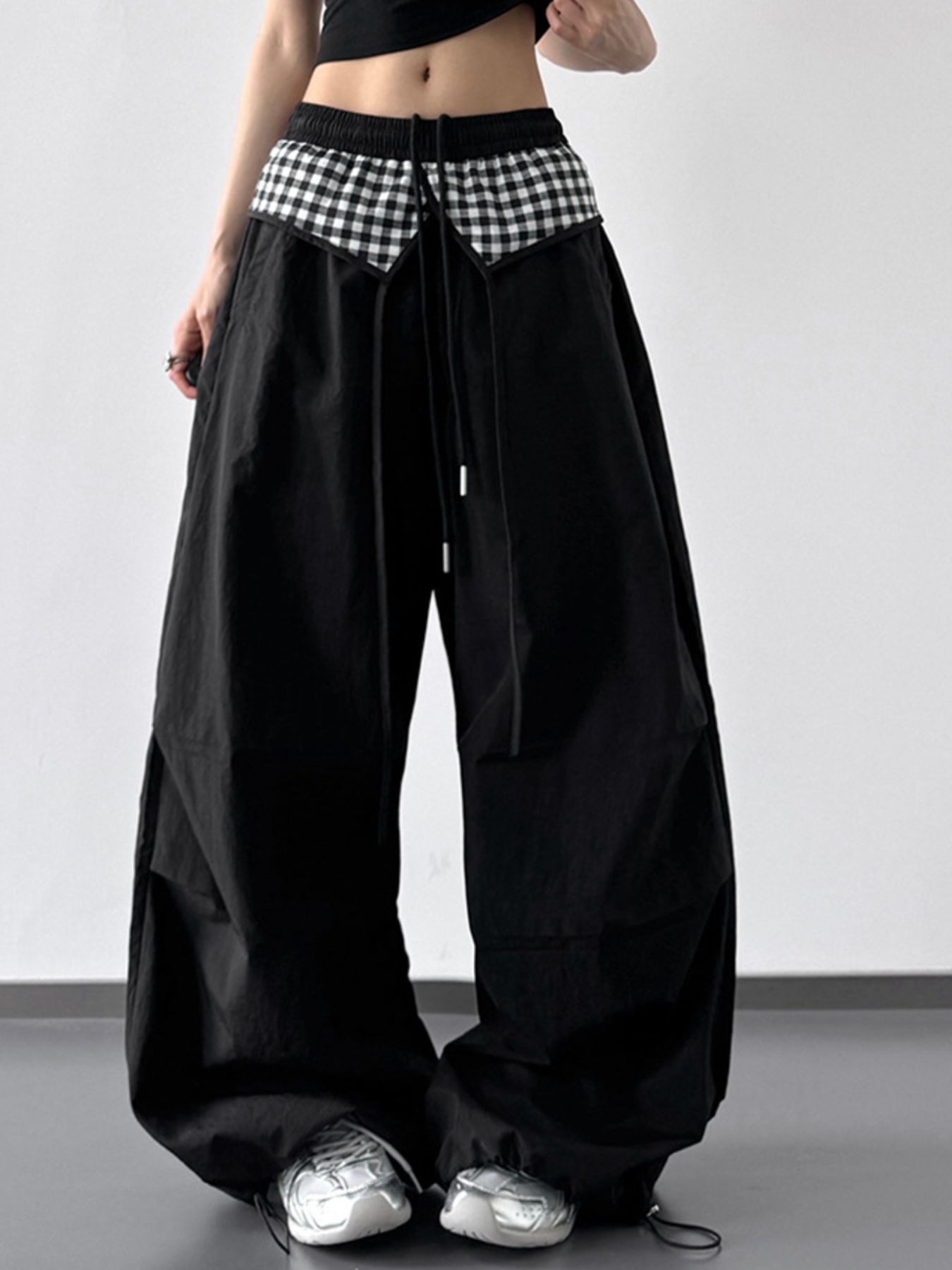 Wide Leg Pants with Checkered Detail