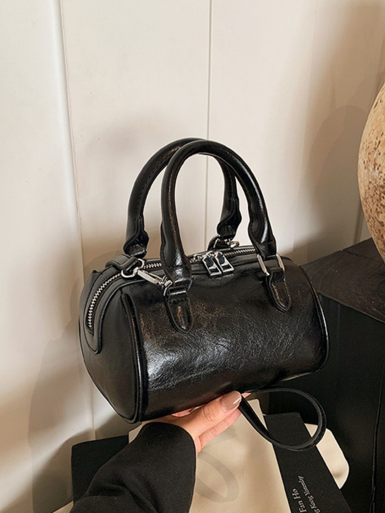 Cylinder Leather Shoulder Bag 2