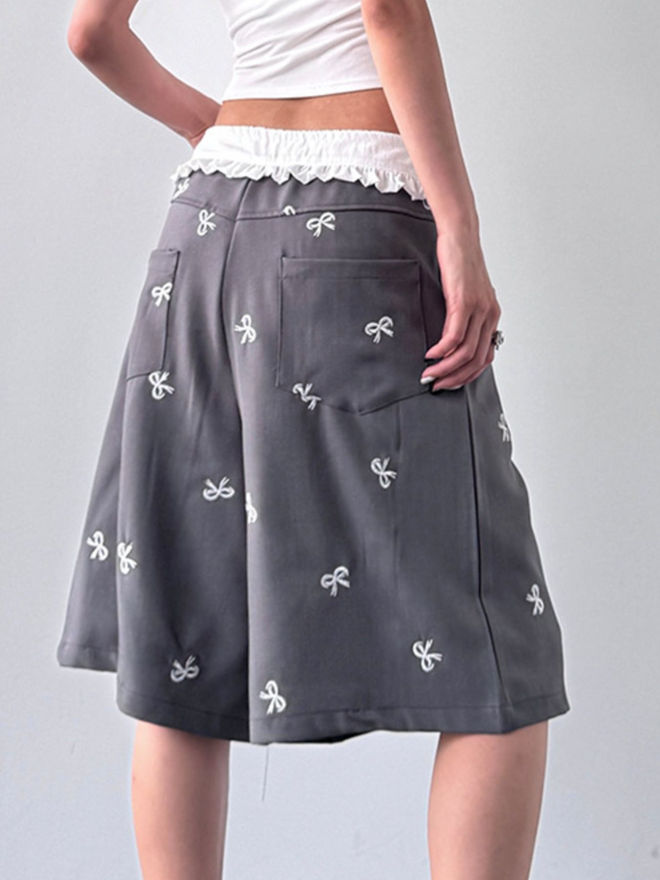 Bow Print Wide Leg Shorts with Contrast Ruffle Waistband