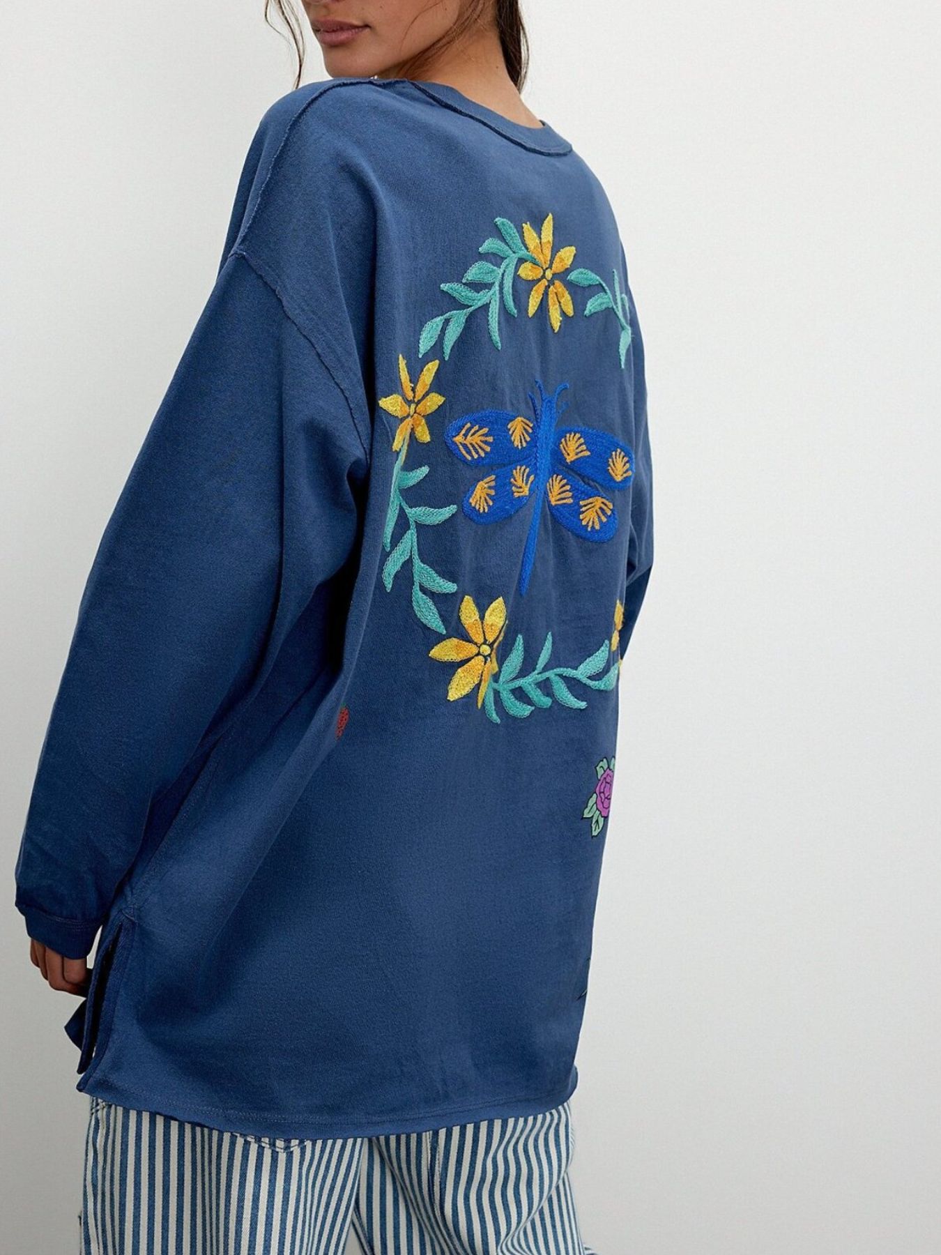 Embroidered Crew Neck Long Sleeve Sweatshirt
