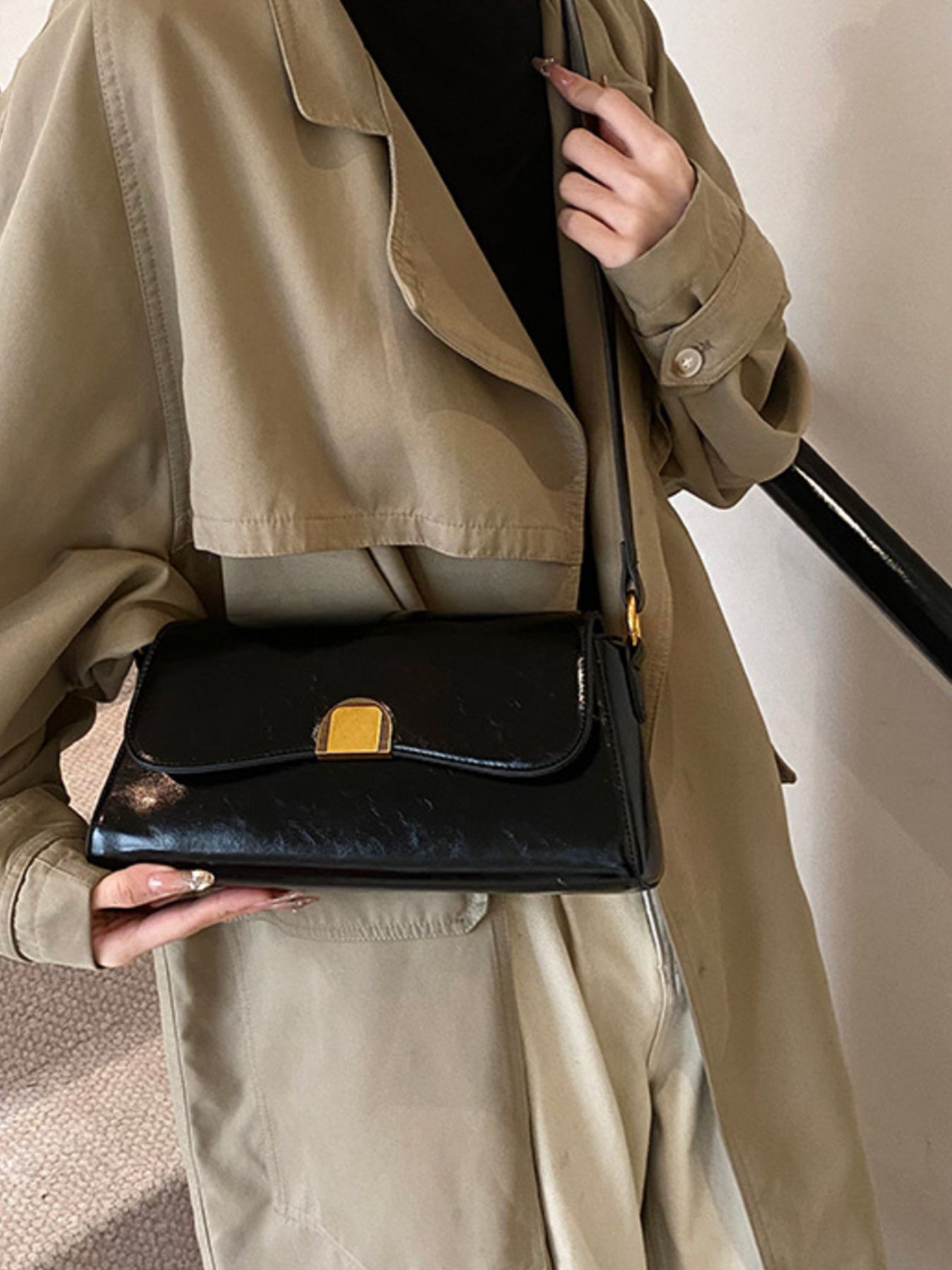 Golden Clasp Shoulder Bag