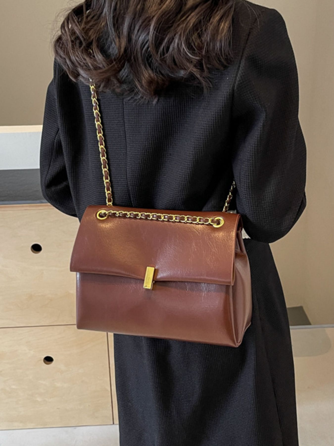 Chain Strap Shoulder Bag 6