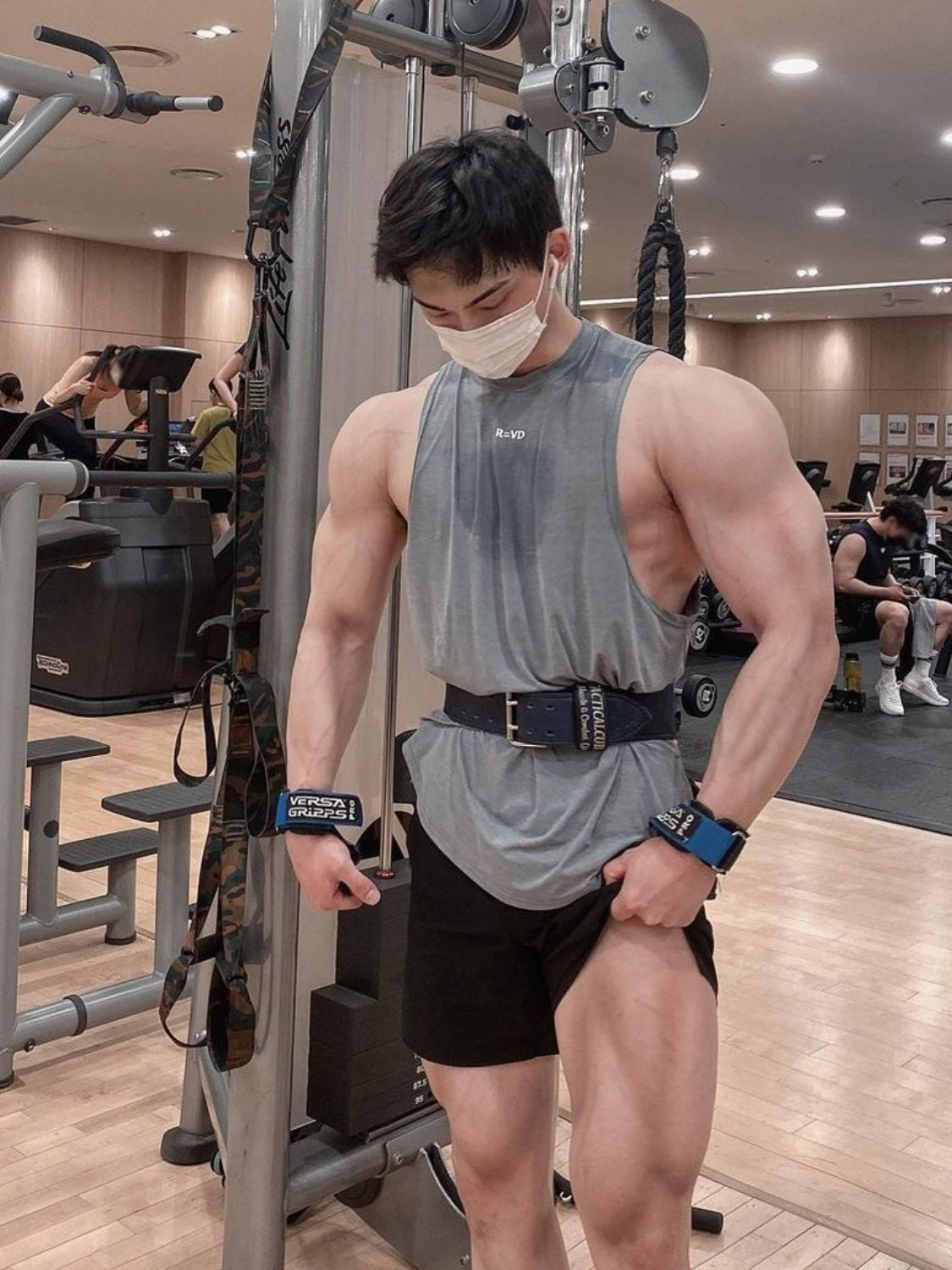 Men's Round Neck Breathable Tank