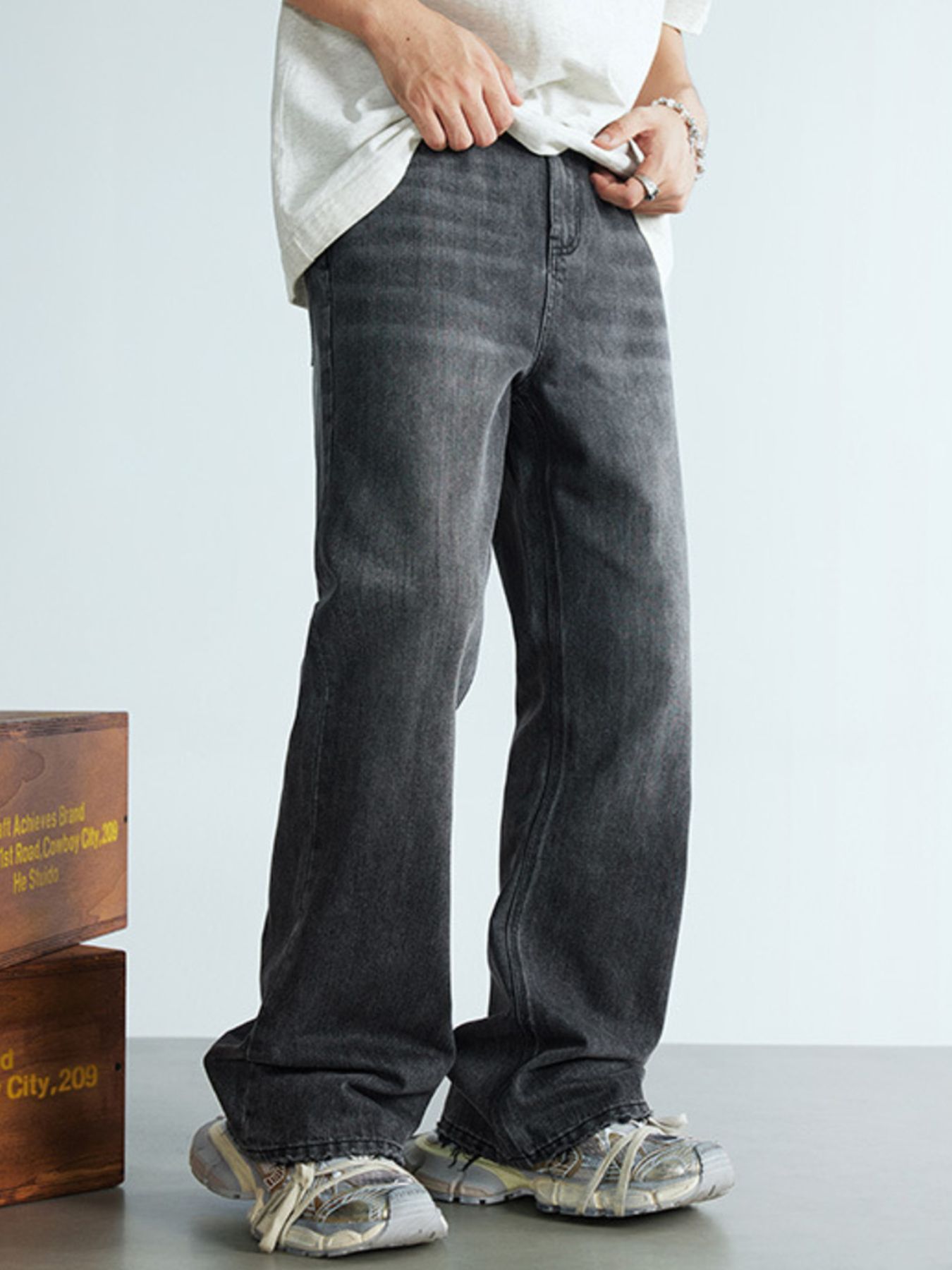 Men's Wide Leg Flare Jeans