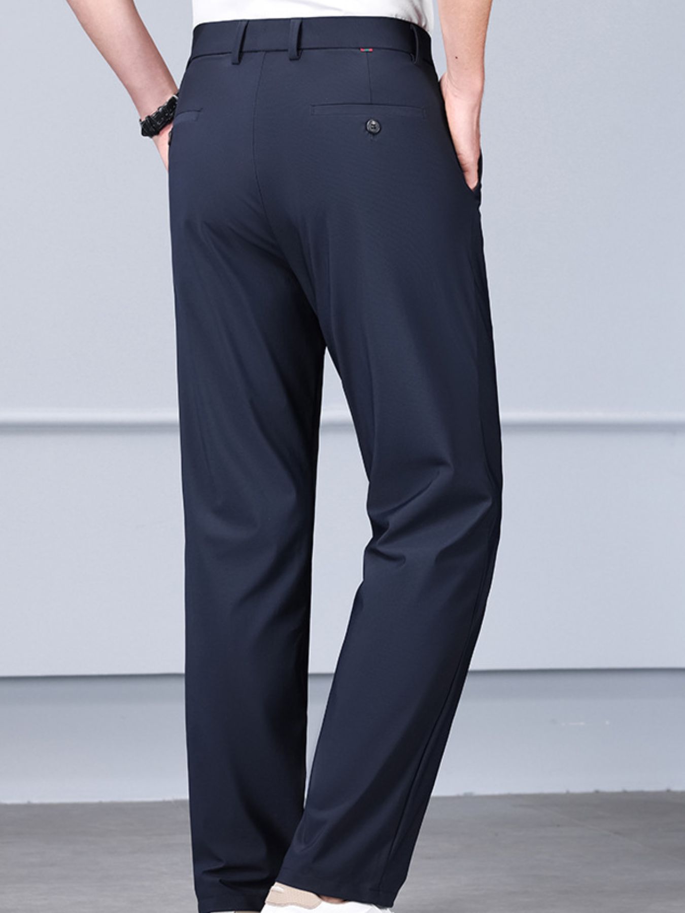 Men's Loose Fit Jeans with Pockets