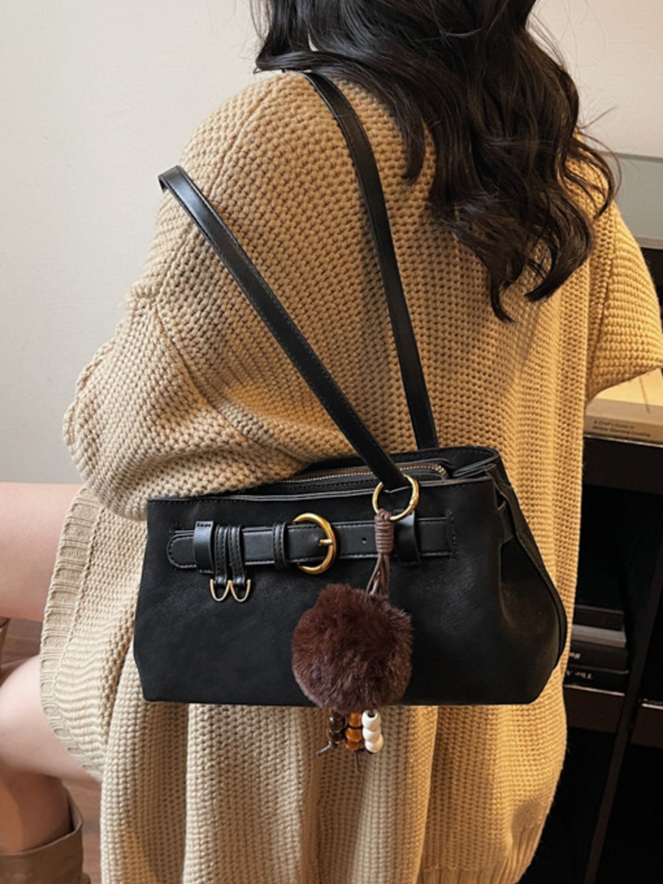 Buckle Decor Shoulder Bag 3