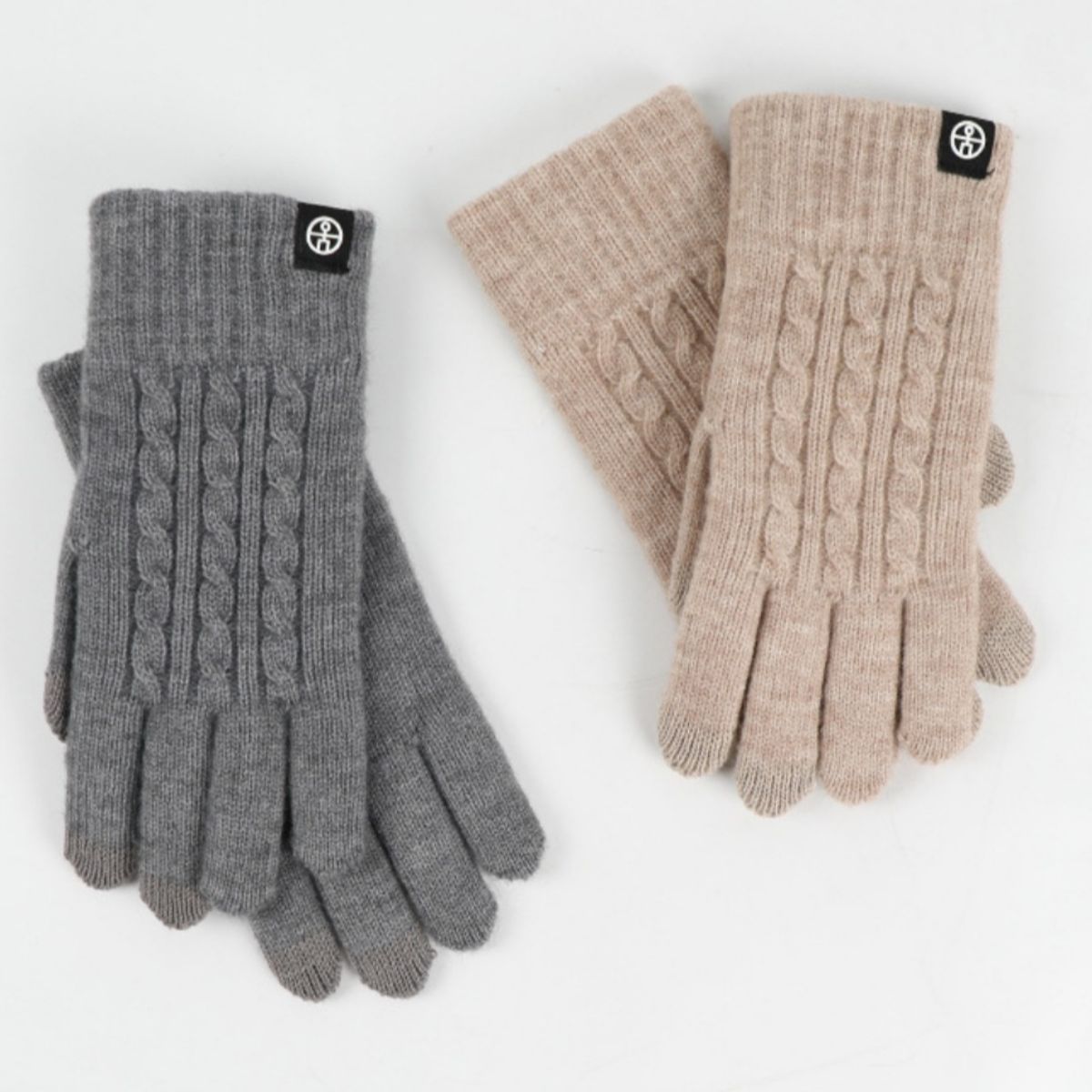 Cable Knit Touchscreen Gloves