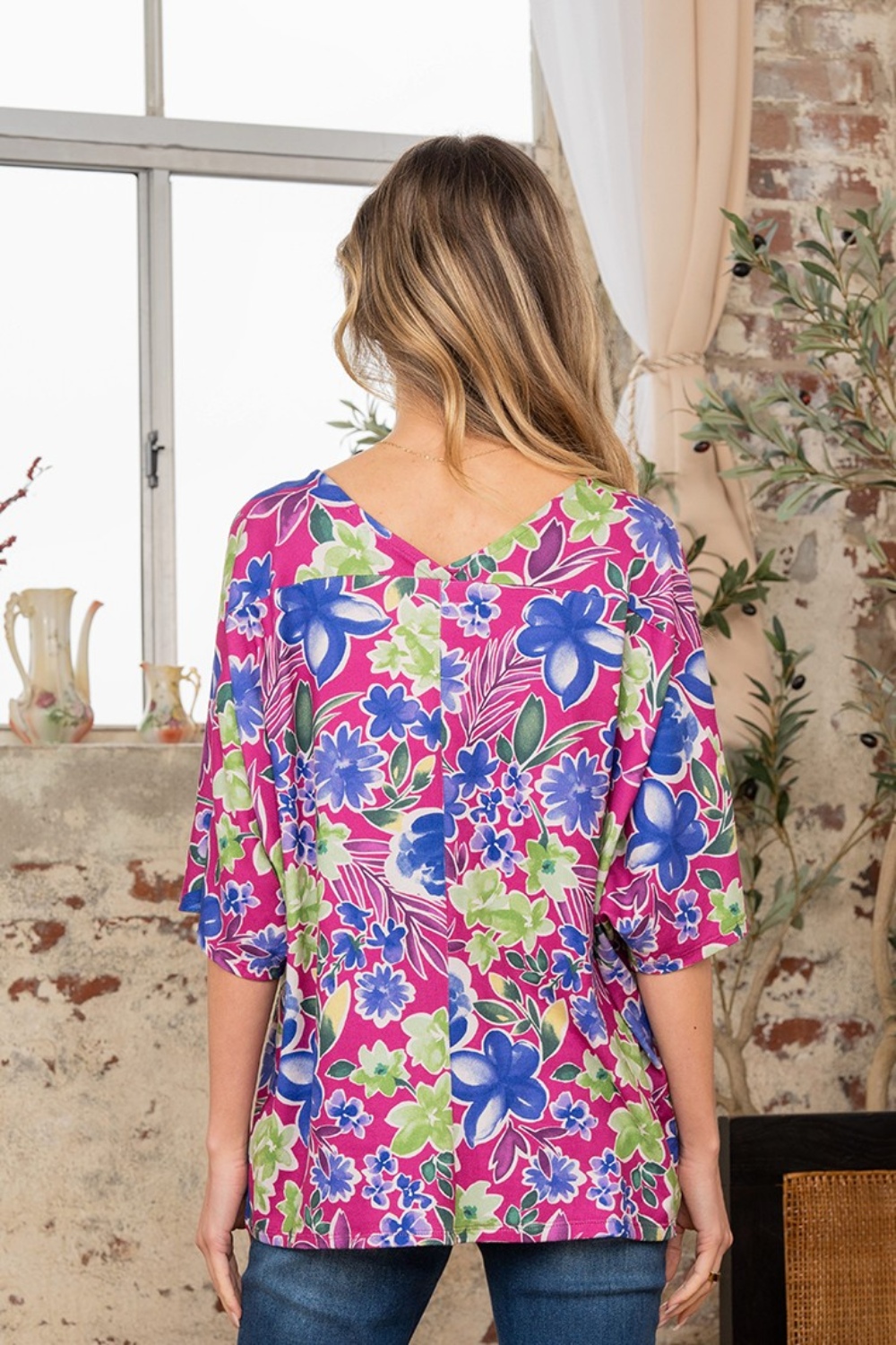 Full Size V-Neck Floral Half Sleeve Top