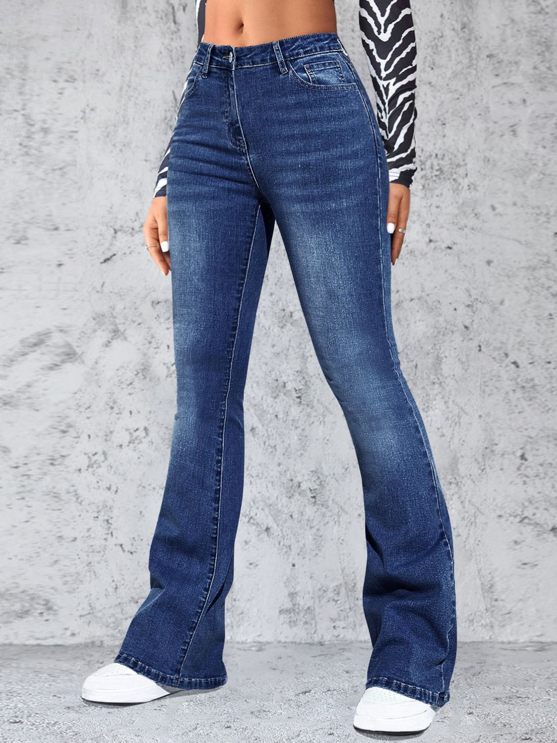 High Rise Jeans with Pockets