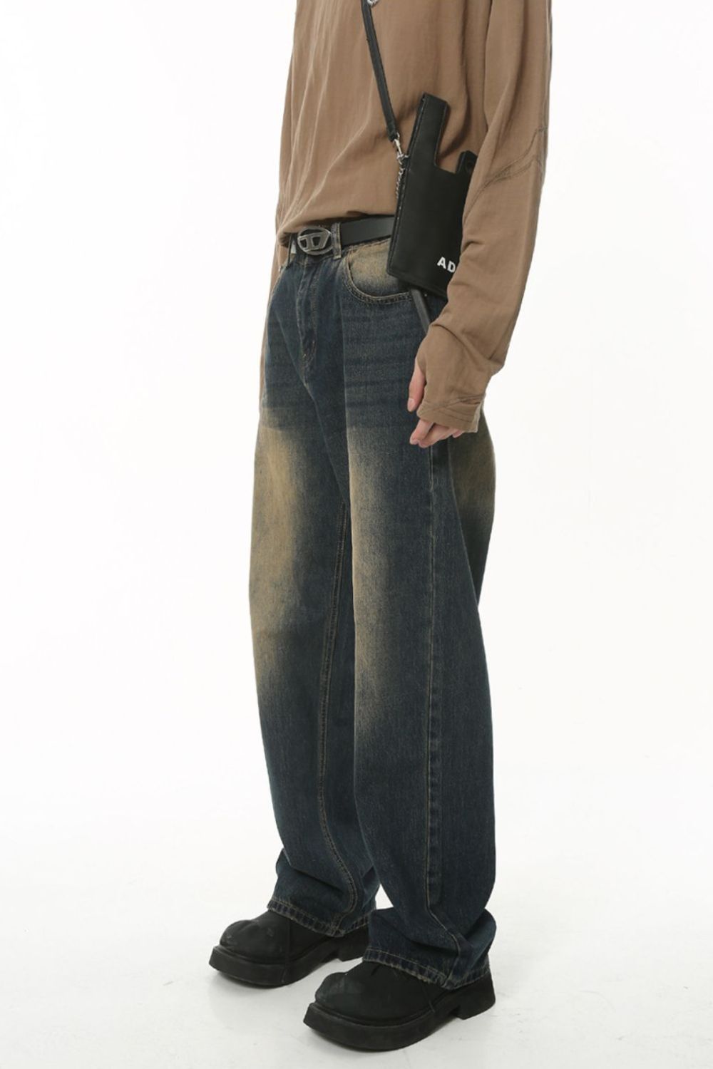 Mid Rise Jeans with Pockets