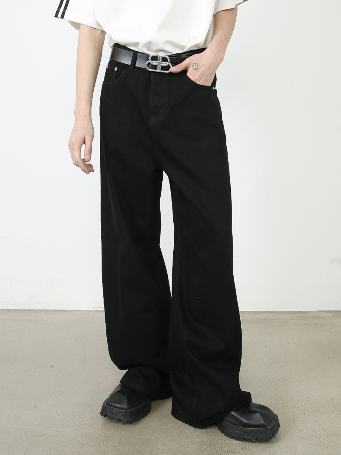 Men's Mid Rise Wide Leg Jeans