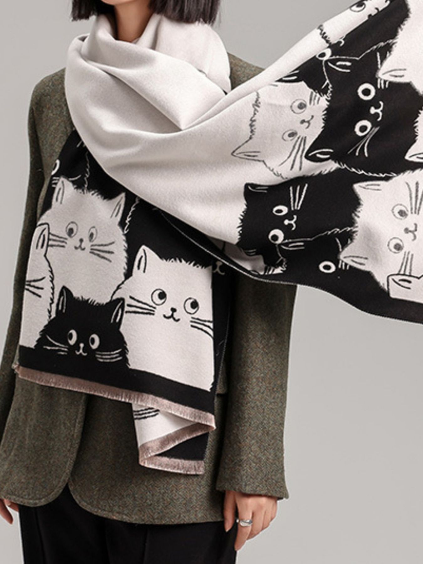 Cute Cat Pattern Knitted Scarf