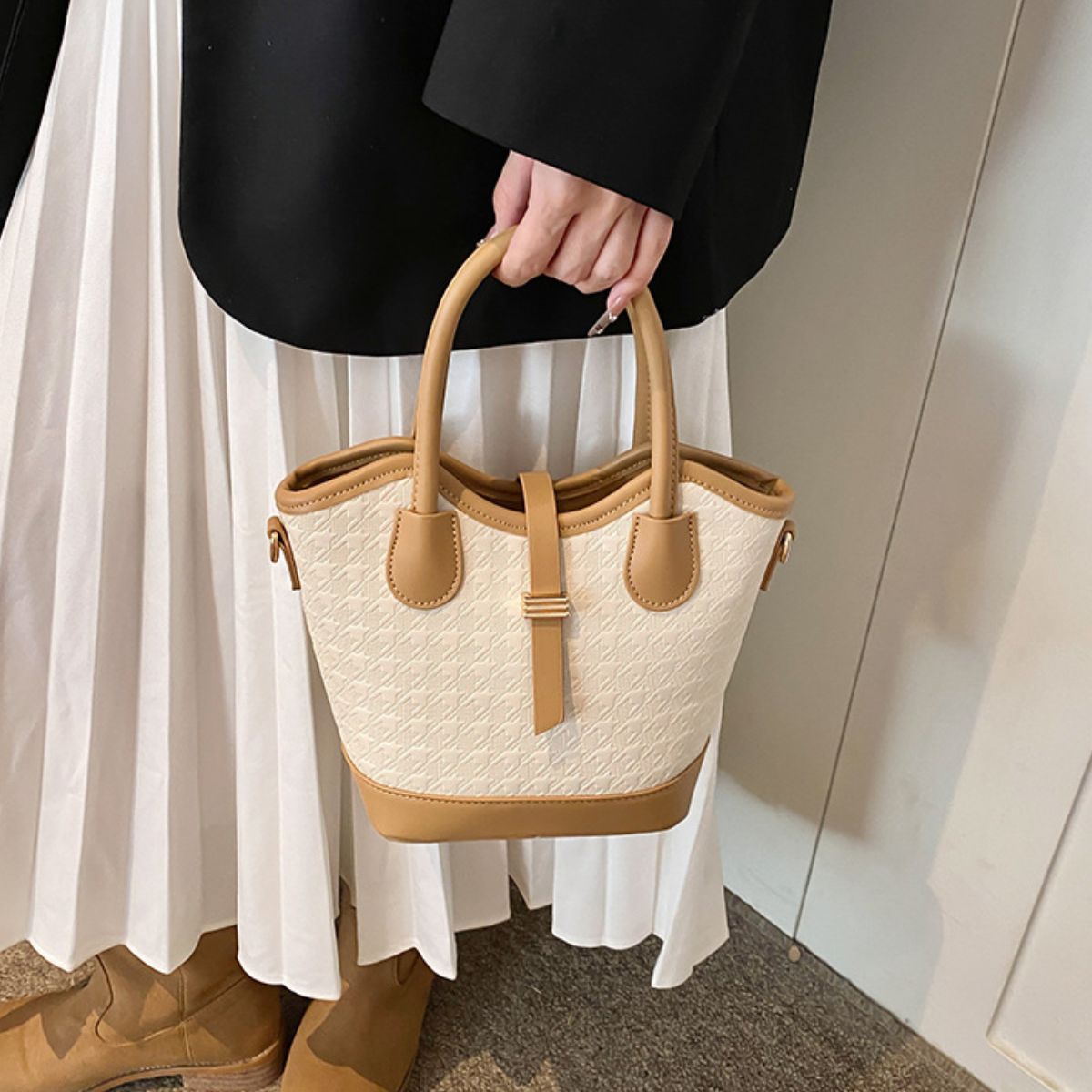 Houndstooth Pattern Bucket Bag 1