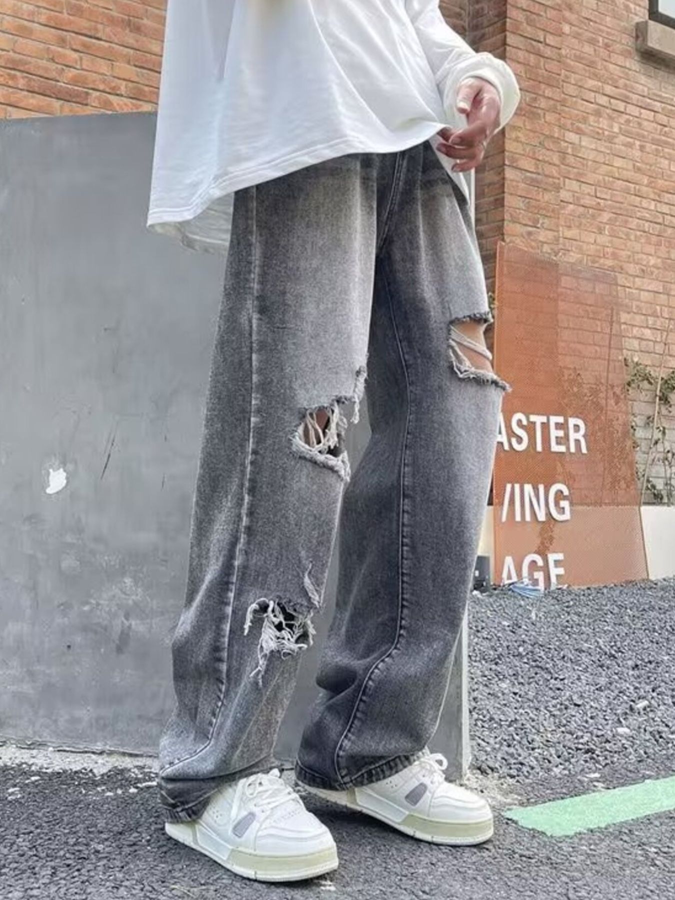 Men's Plus Size Distressed Wide Leg Jeans