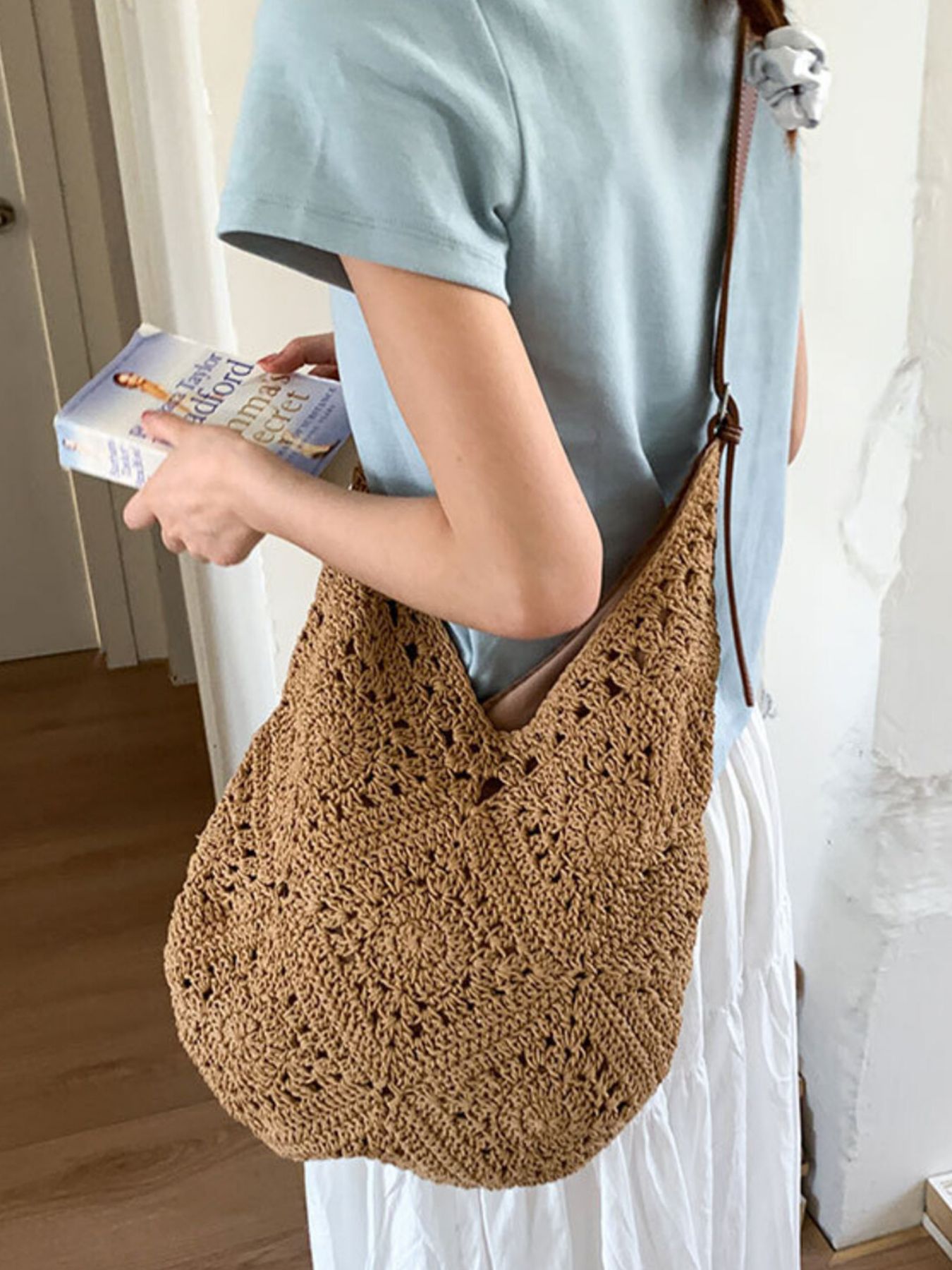 Crochet Shoulder Bag with Leather Straps 2