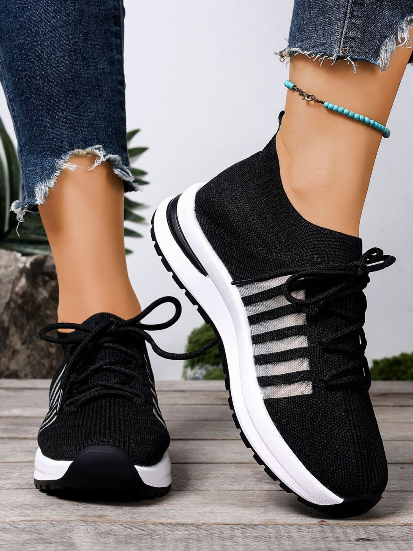 Round Toe Lace Up Athletic