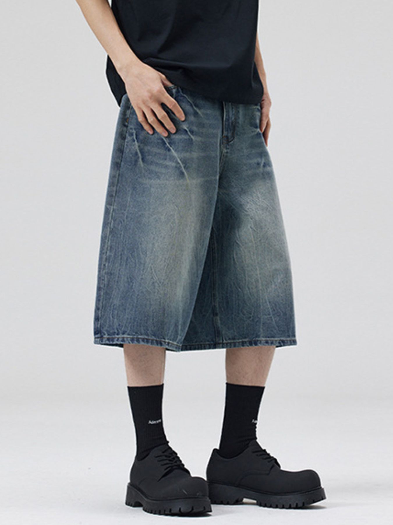 Men's Wide Leg Washed Denim Shorts