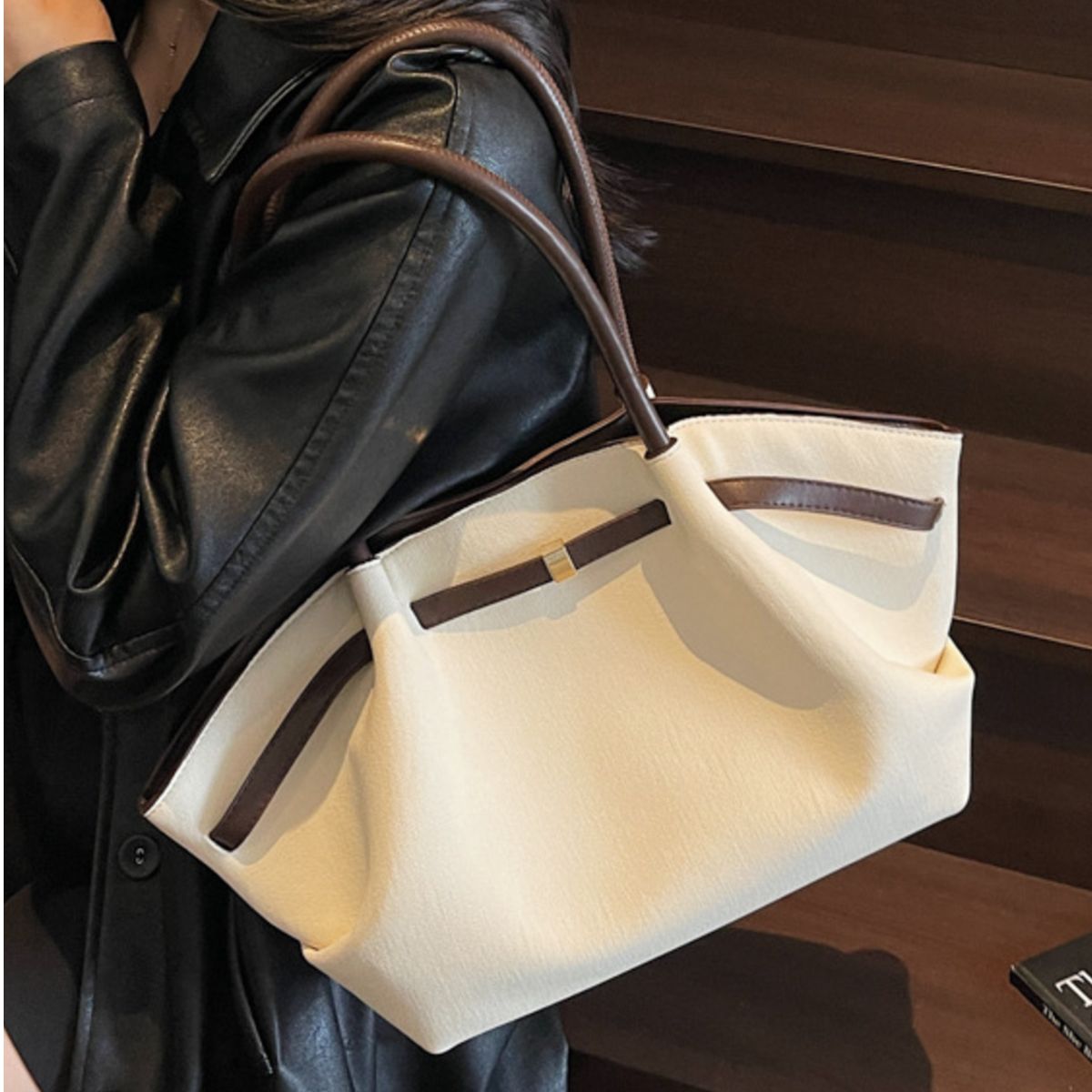 Large Capacity Shoulder Bag 3