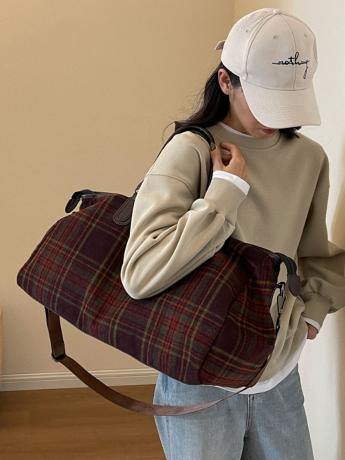 Vintage Plaid Pattern Travel Bag 1