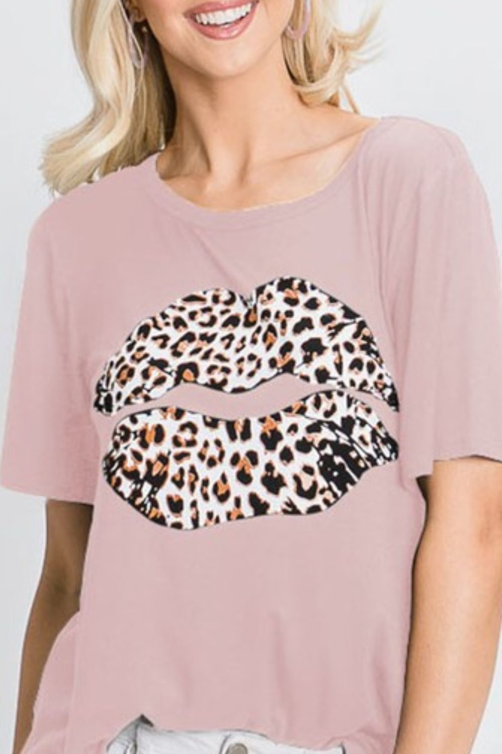 Full Size Leopard Lip Round Neck Short Sleeve T-Shirt Plus Size