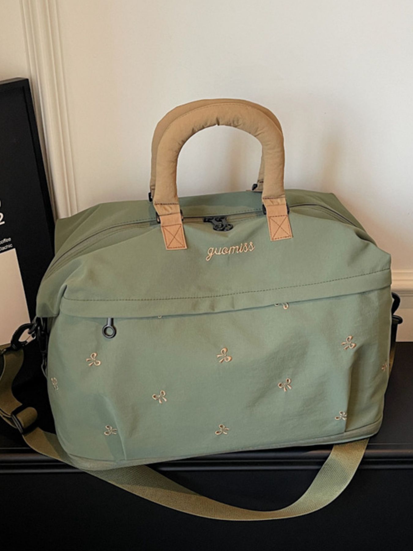 Bow Embroidered Travel Bag 8