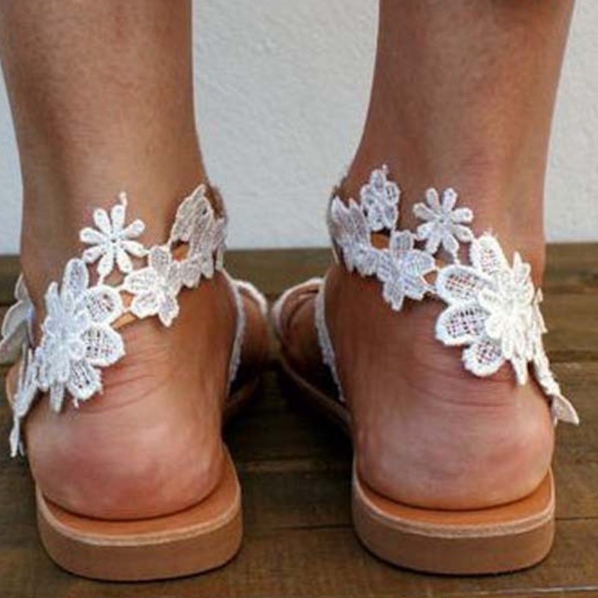 Lace Flower Toe Ring Flat Sandals