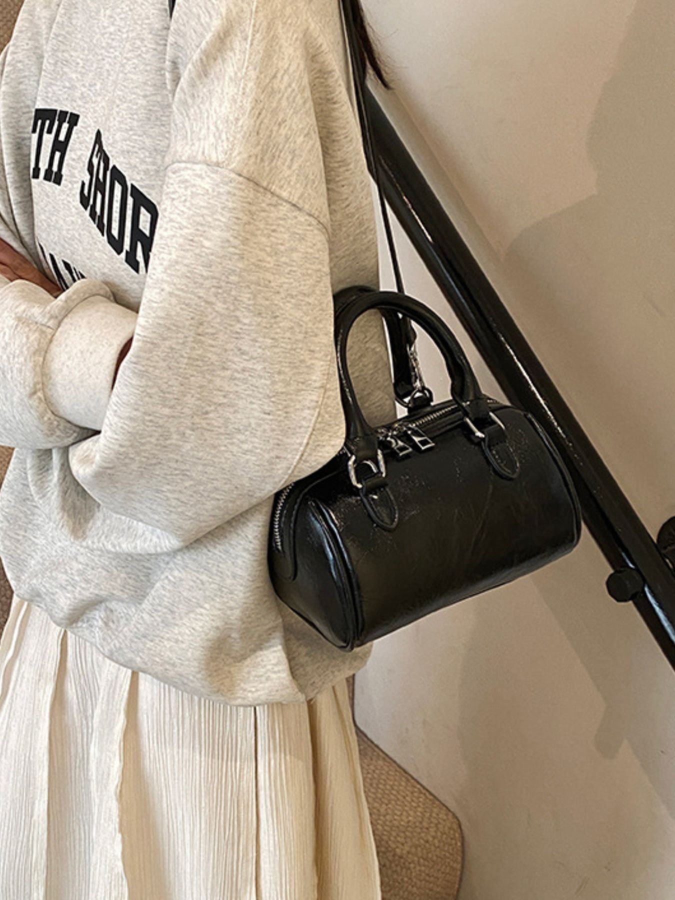 Cylinder Leather Shoulder Bag 4