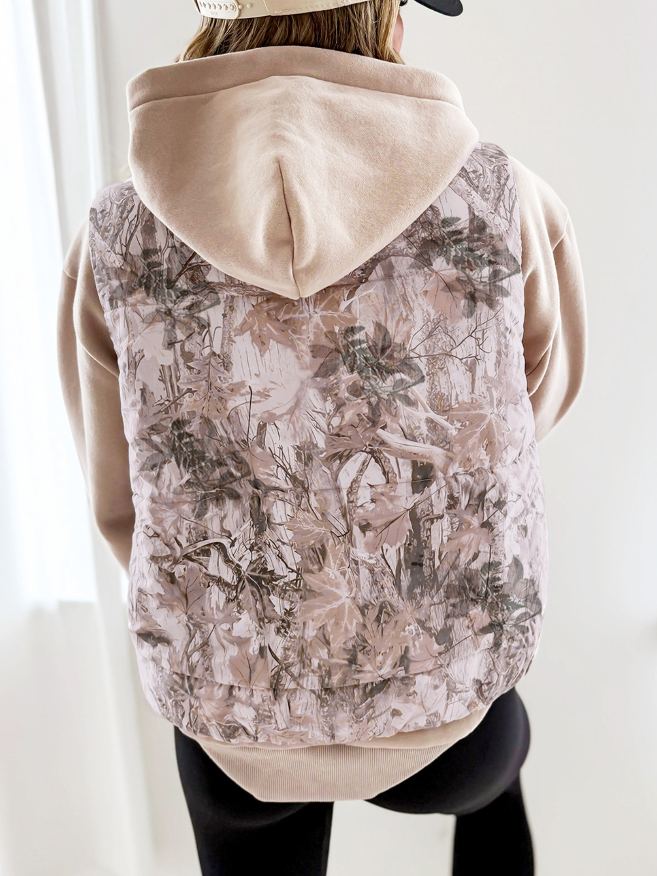 Lightweight Leaf Print Vest Coat