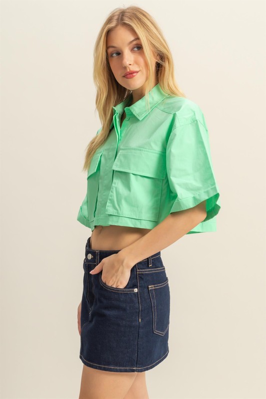 Front Pockets Poplin Collared Neck Crop Shirt