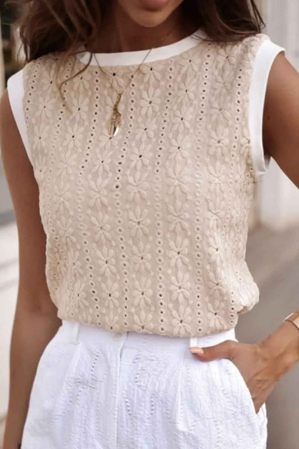 Floral Textured Crew Neck Sleeveless Top