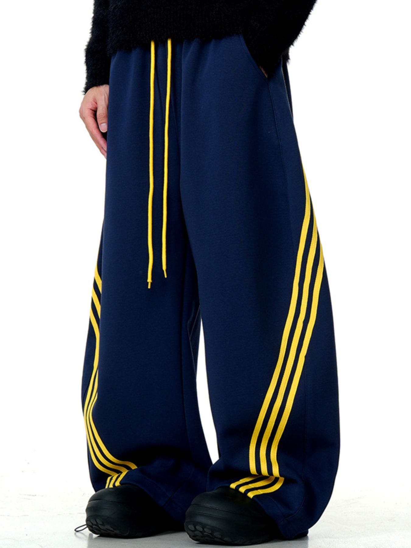 Men's Wide-Leg Striped Pants