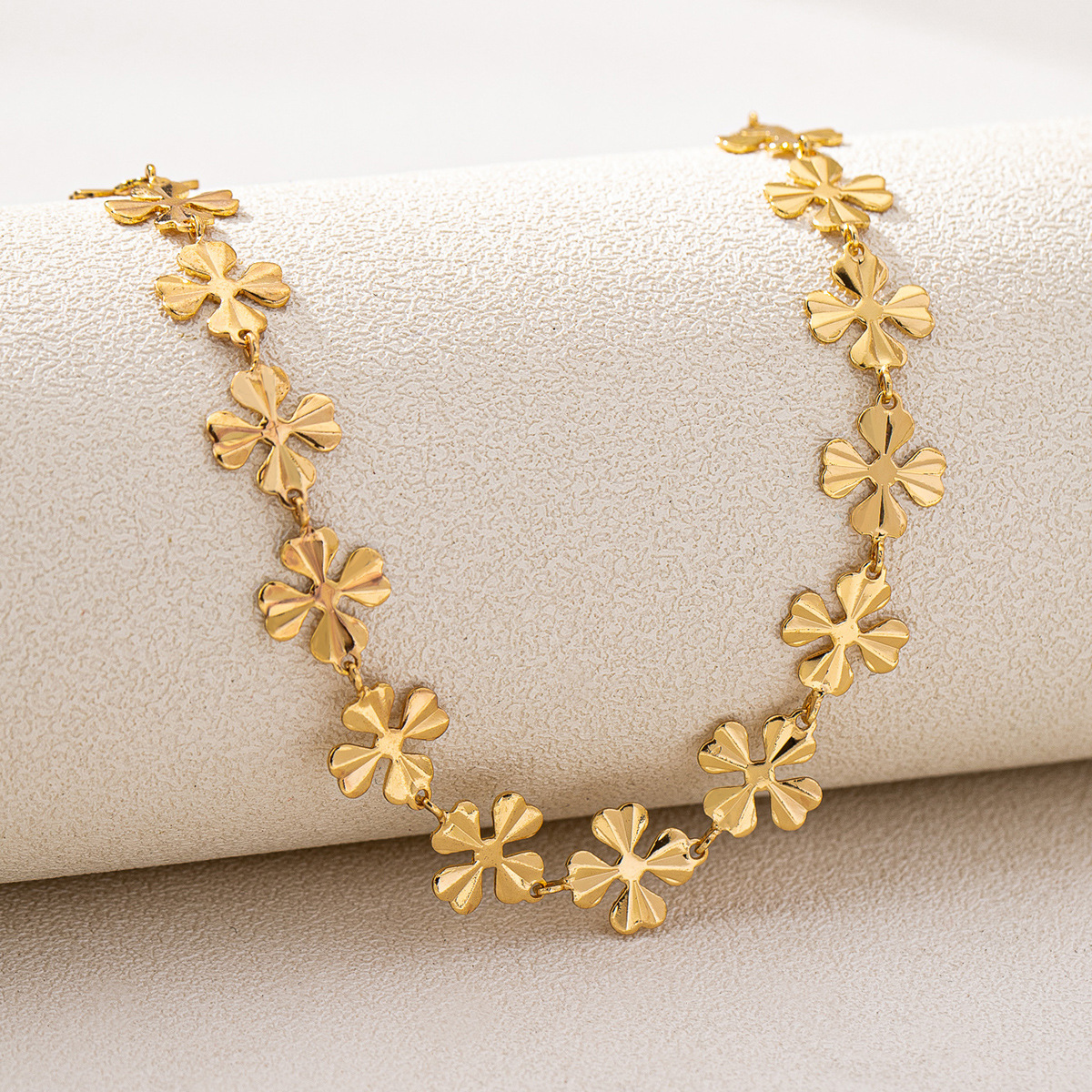 18K Gold-Plated Alloy Flower Chain Necklace