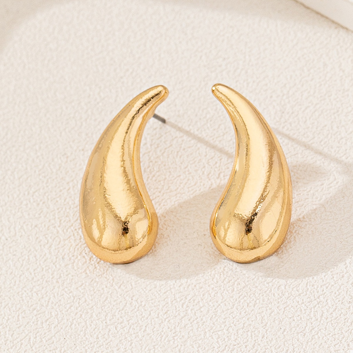 Curved Teardrop Stud Earrings